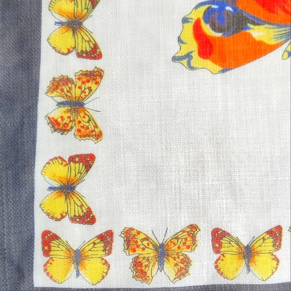 💥FREE with 3/$30 BUNDLE💥 -Sheer Butterfly Scarf - Picture 6 of 7